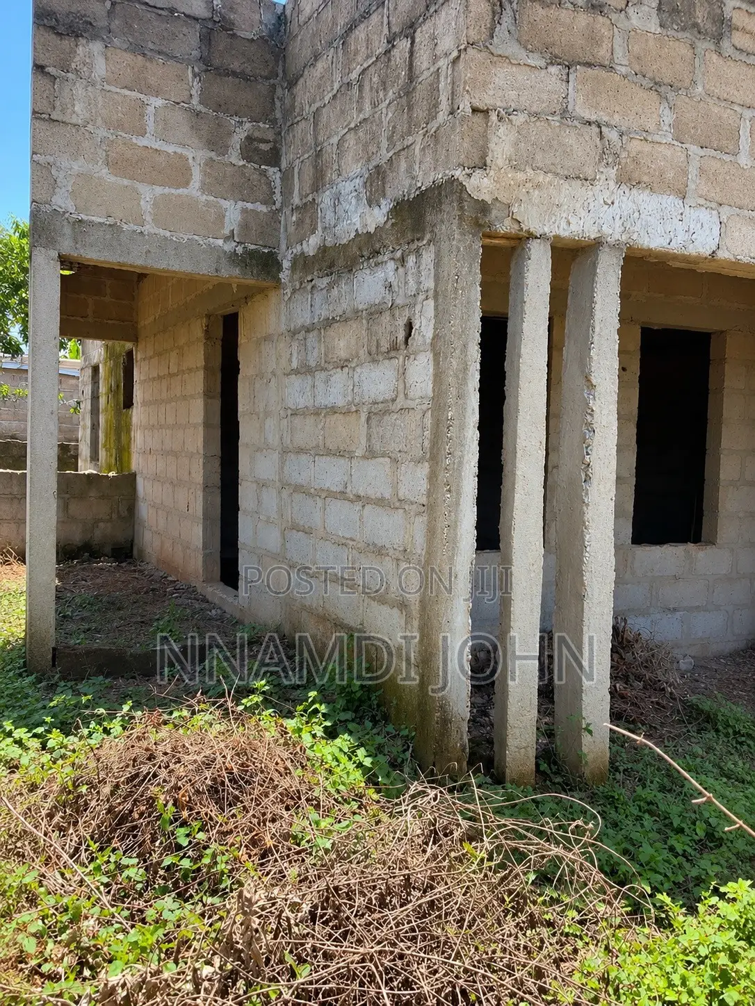 Urgent Distress Sale – 3 Bedroom Flat on 1 Plot
