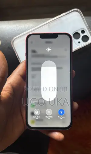 Apple iPhone 13 128 GB Red
