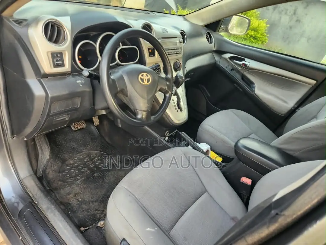 Toyota Matrix 2010 Gray