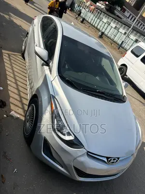 Hyundai Elantra SE Sedan FWD (2.0L 4cyl 6M) 2017 Silver