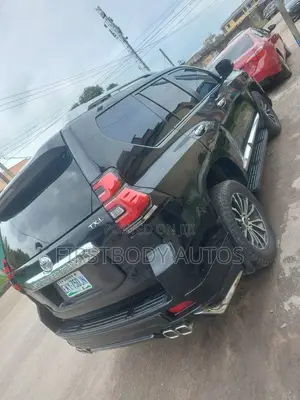 Toyota Land Cruiser Prado 2017 Black