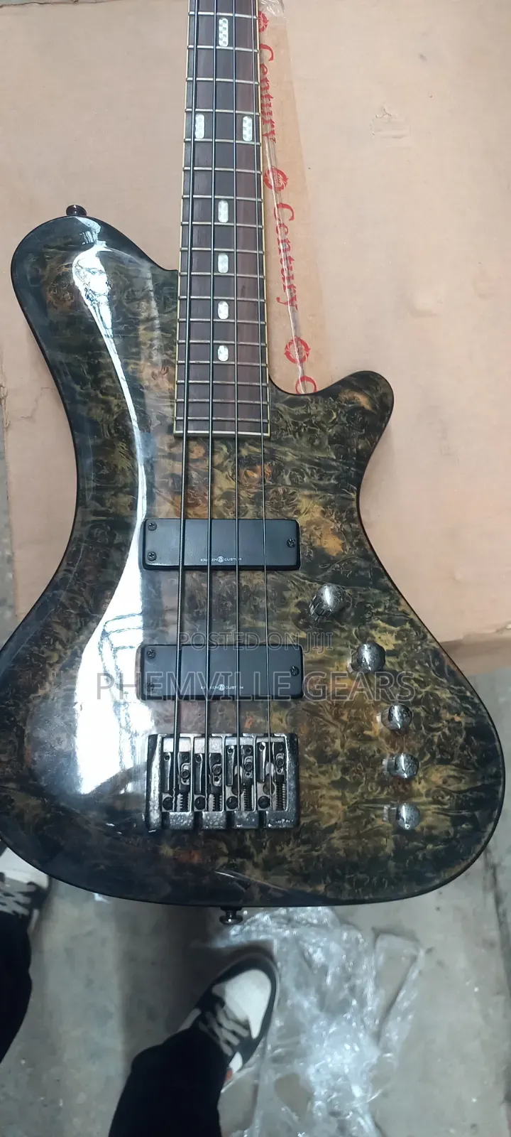Champ Active 4strings Bass Guitar.