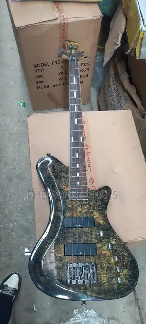 Champ Active 4strings Bass Guitar.