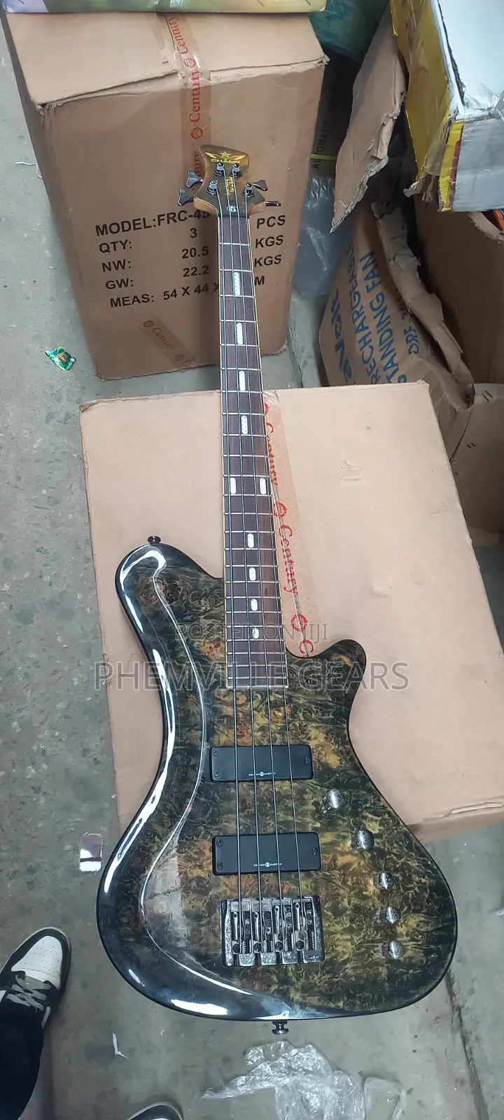 Champ Active 4strings Bass Guitar.