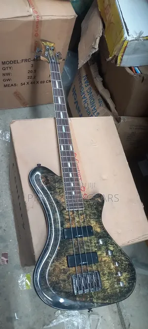 Champ Active 4strings Bass Guitar.