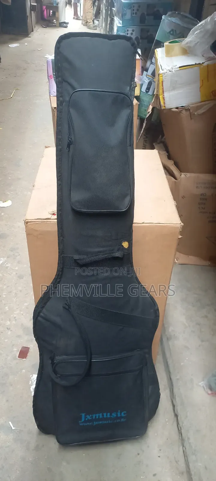Champ Active 4strings Bass Guitar.