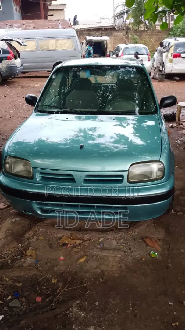 Nissan Micra 2000 Green