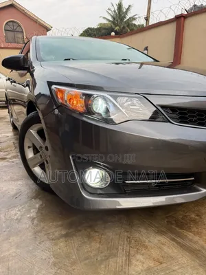 Toyota Camry SE 4dr Sedan (2.5L 4cyl 6A) 2013 Gray
