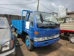 Toyota Dyna 200 Registered 6 Tyres
