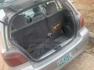 Toyota Yaris 2004 Silver