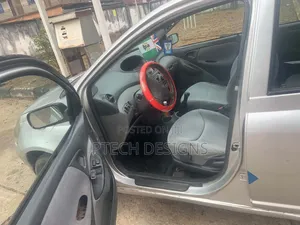 Toyota Yaris 2004 Silver