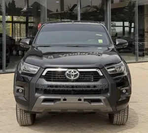 Toyota Hilux 2024 Black
