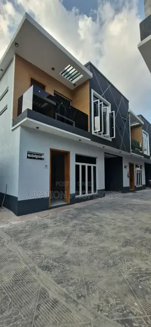 4bdrm Duplex in Victoria Court for sale