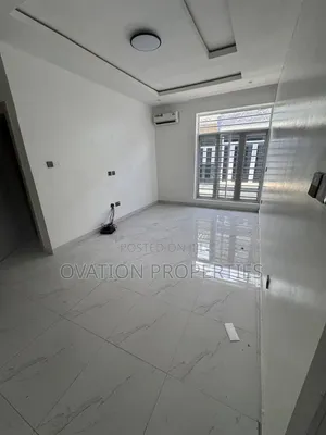 4bdrm Duplex in Victoria Court for sale