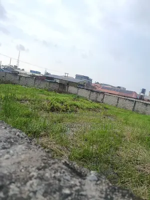 20000 SQM Directly on the Lakowe Golf Course Road