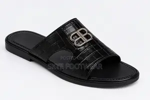Men’s Black Crocodile Pattern Palm Slippers.
