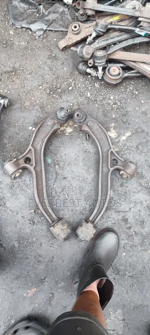Set of Lower Arms Dodge Caravan 2000 to 2005 Model