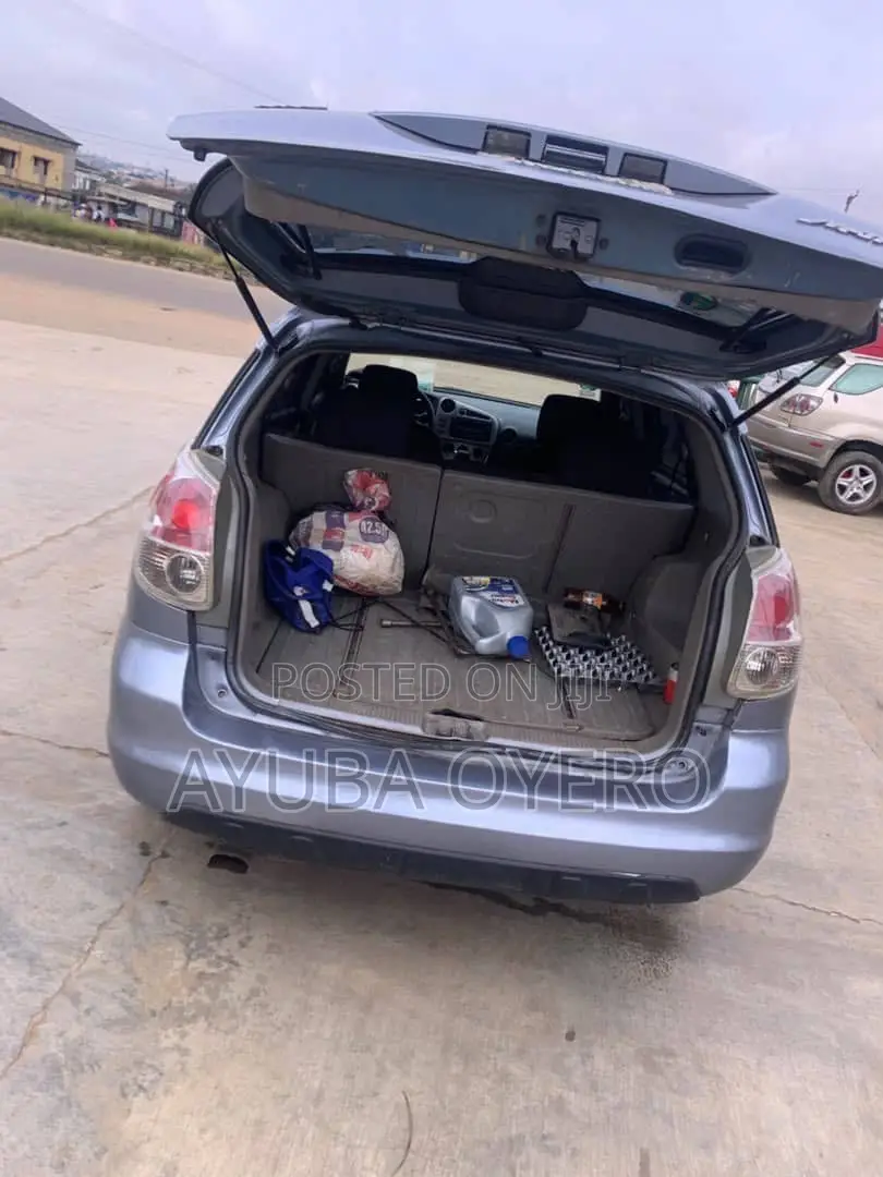 Toyota Matrix Hatchback AWD (1.8L 4cyl 4A) 2005