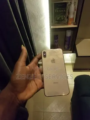 Apple iPhone XS Max 64 GB Gold