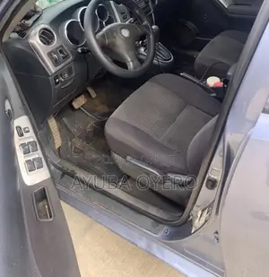 Toyota Matrix Hatchback AWD (1.8L 4cyl 4A) 2005