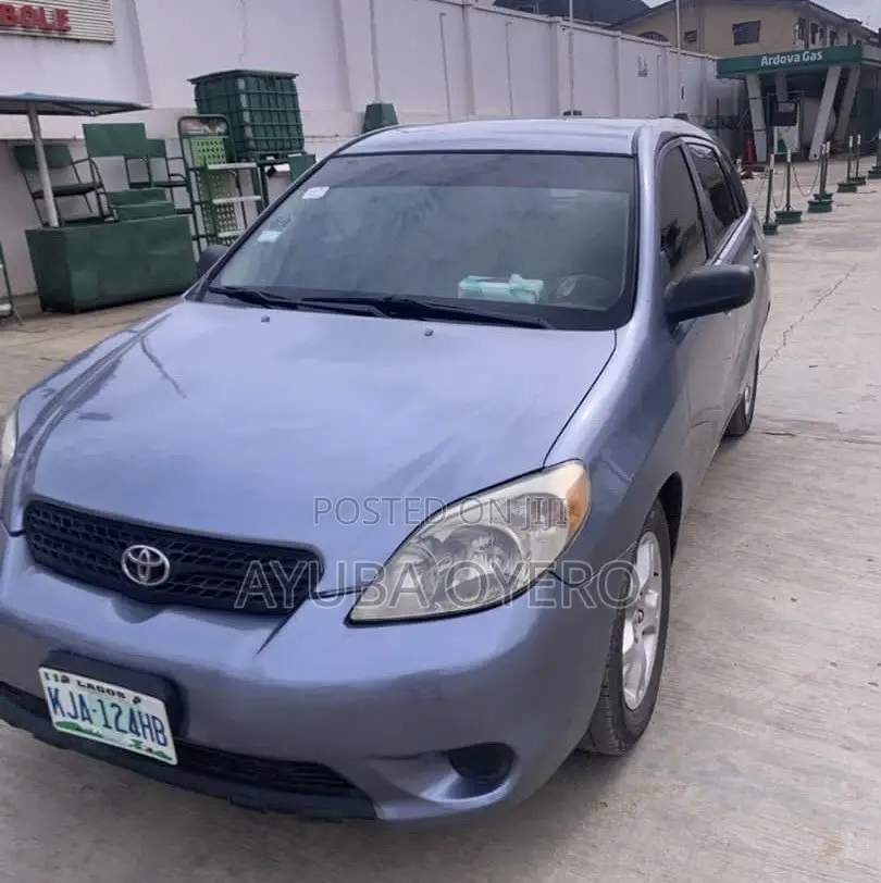 Toyota Matrix Hatchback AWD (1.8L 4cyl 4A) 2005