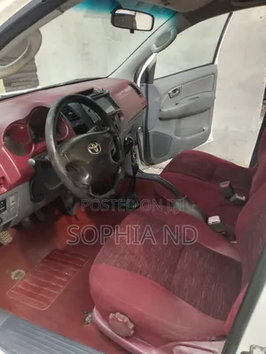 Toyota Hilux 2013 White