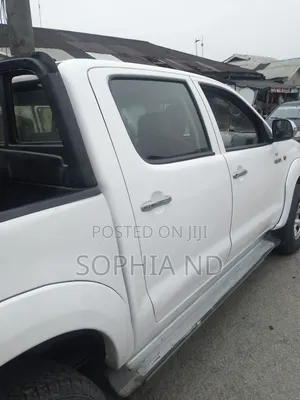 Toyota Hilux 2013 White