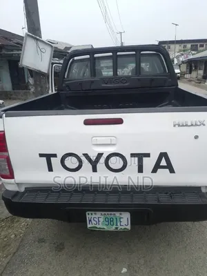 Toyota Hilux 2013 White
