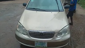 Toyota Corolla LE 2005 Gold
