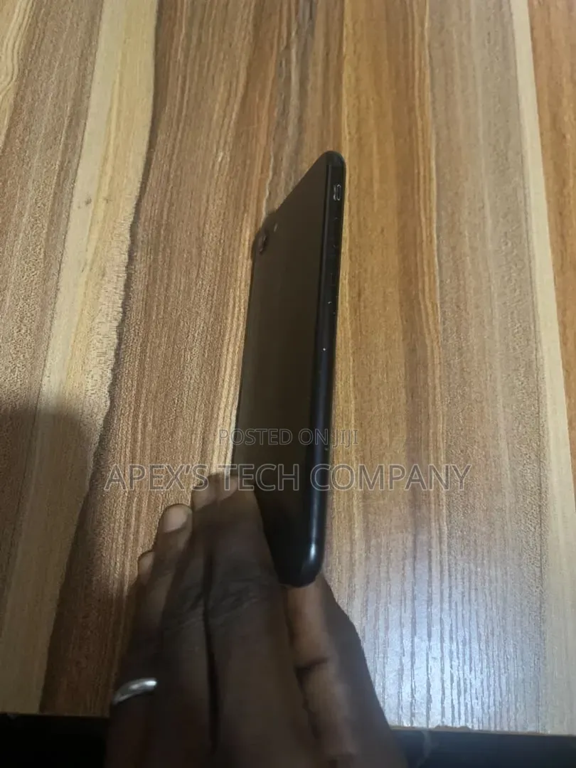 Apple iPhone 7 32 GB Black