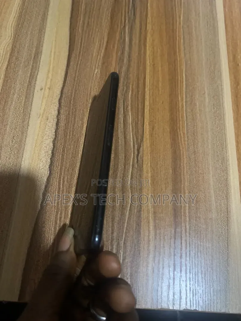Apple iPhone 7 32 GB Black