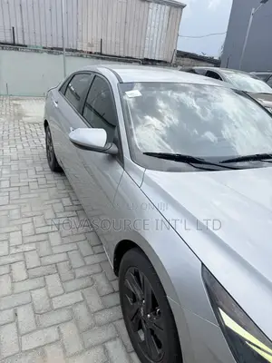 Hyundai Elantra 2022 Silver