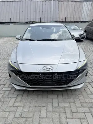 Hyundai Elantra 2022 Silver