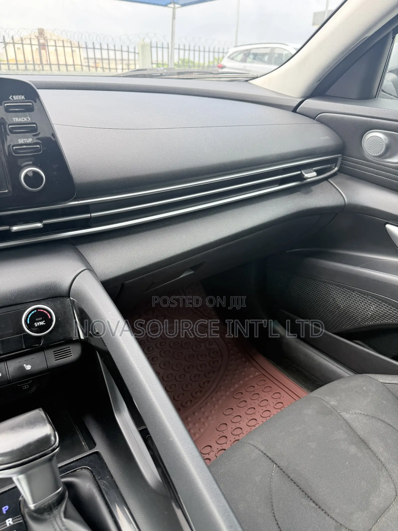 Hyundai Elantra 2022 Silver