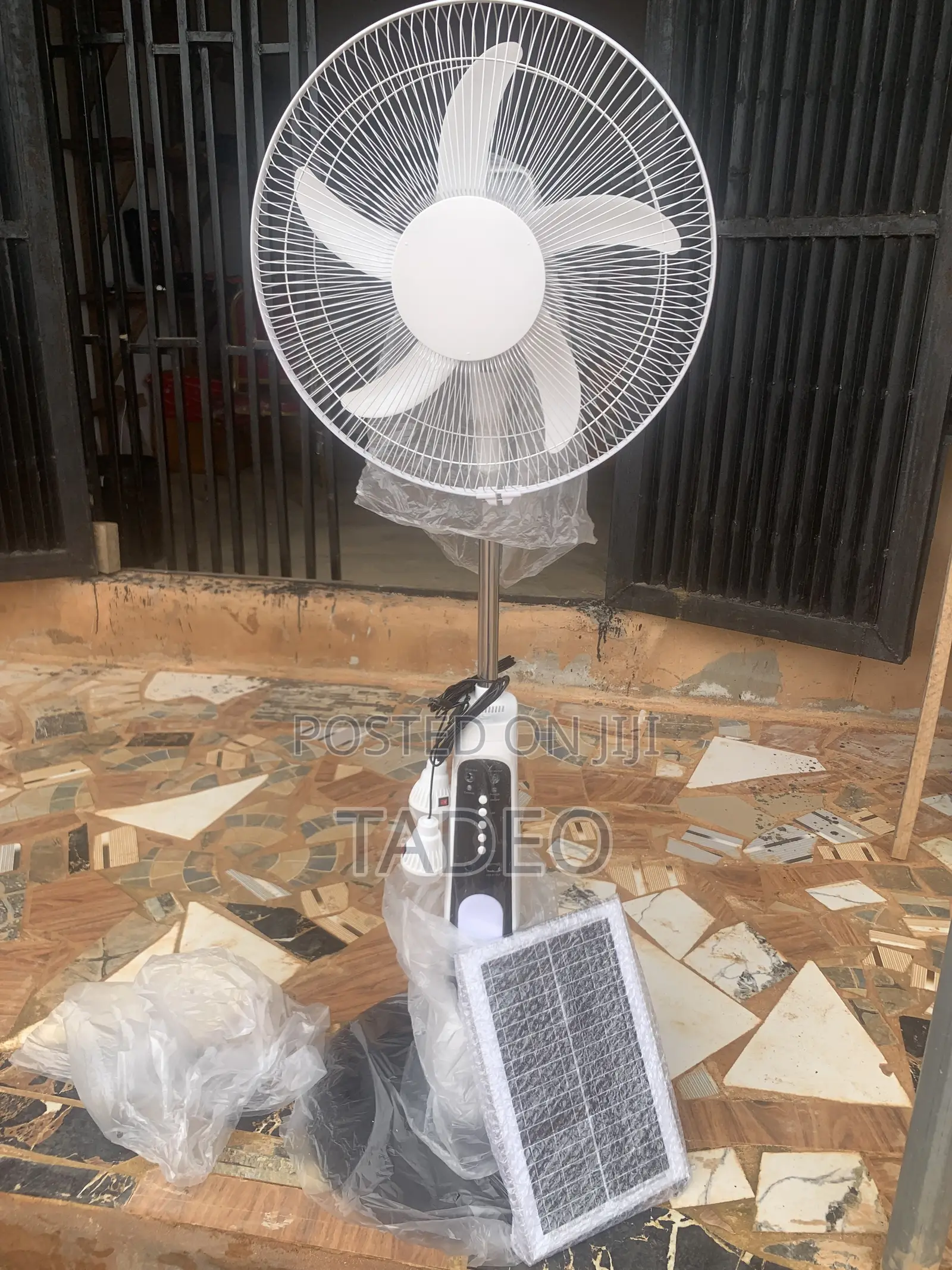 Rechargeable 16 Inch Solar Fan