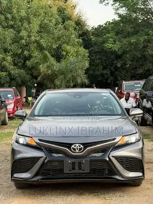 Toyota Camry XLE 2022 Gray