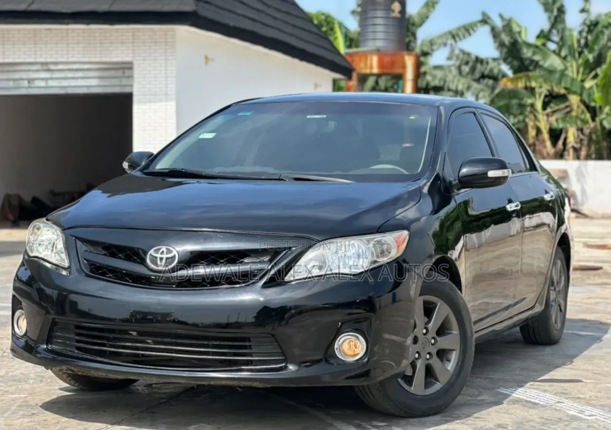 Toyota Corolla 2012 Black