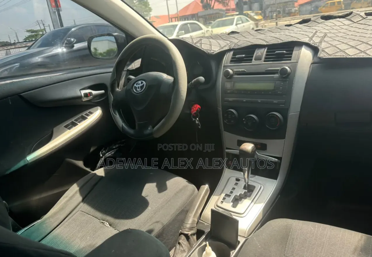 Toyota Corolla 2012 Black