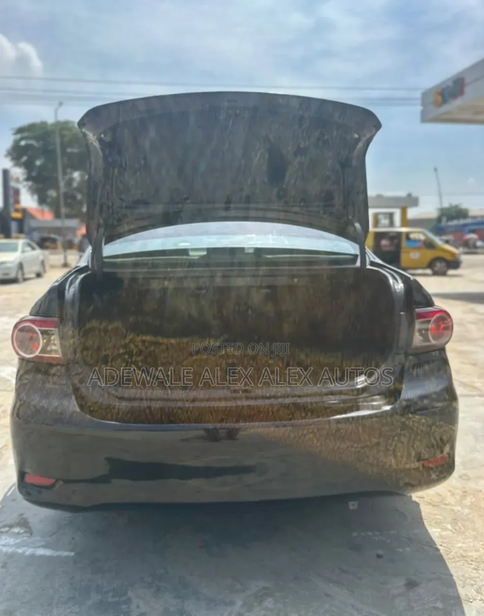 Toyota Corolla 2012 Black