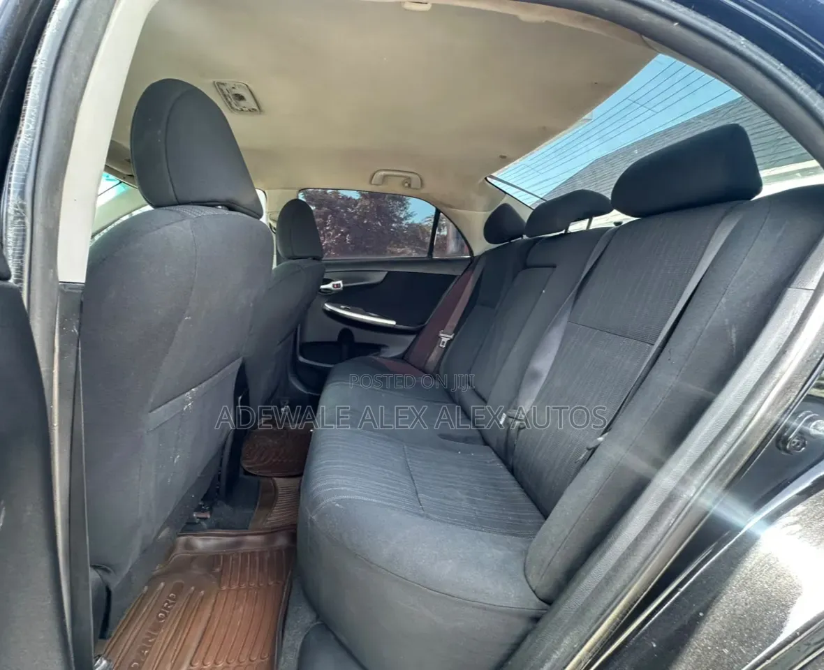 Toyota Corolla 2012 Black