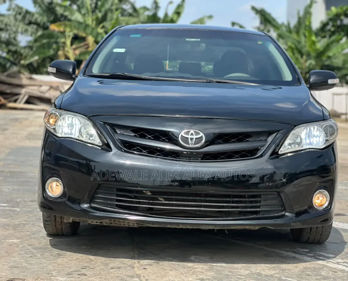Toyota Corolla 2012 Black