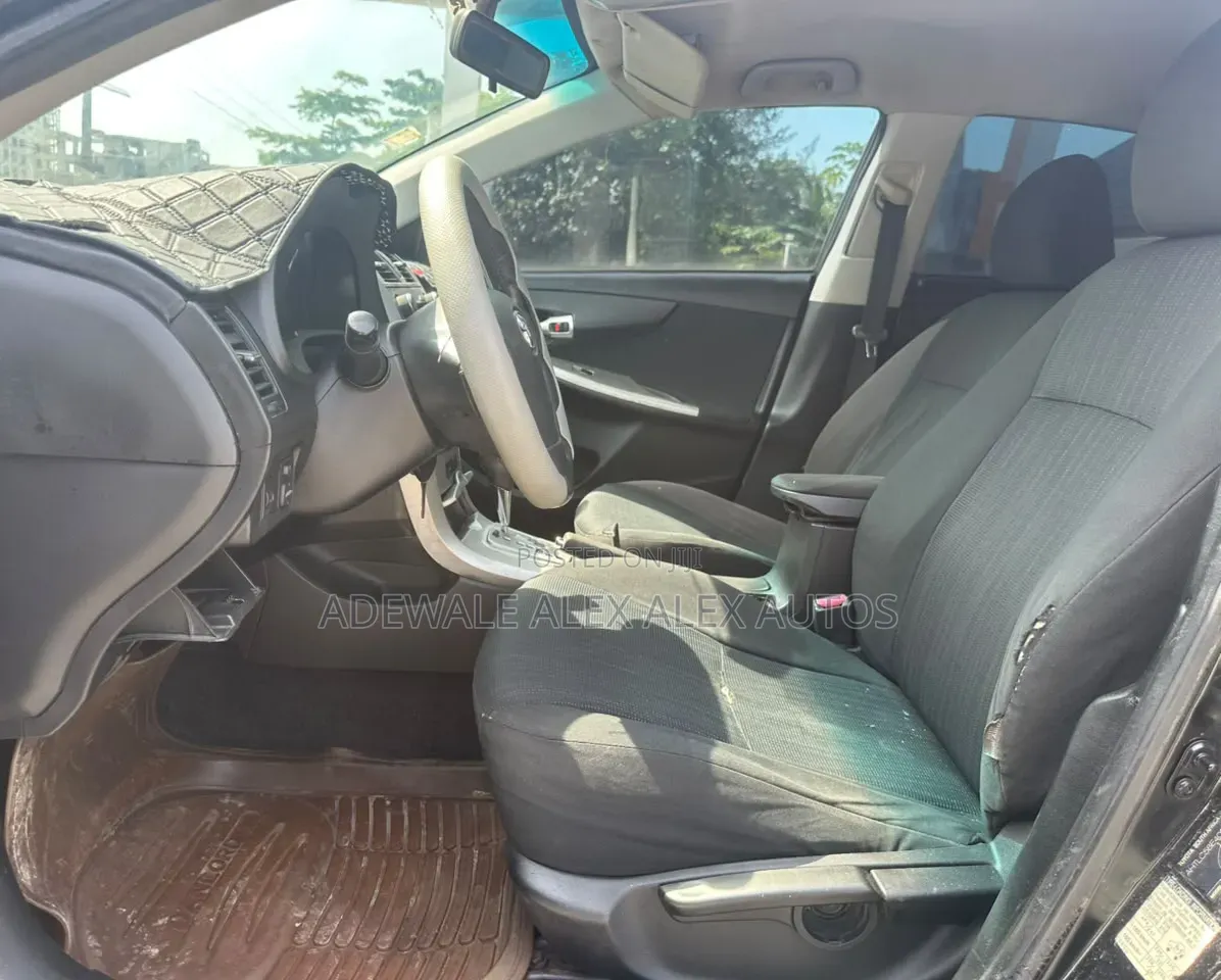Toyota Corolla 2012 Black