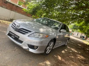 Toyota Camry 2010 Silver