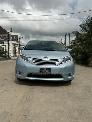 Toyota Sienna Limited Premium 7 Passenger (3.5L 6cyl 8A) 2016 Blue