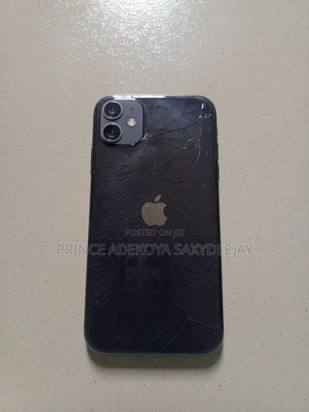 Apple iPhone 11 64 GB Gray