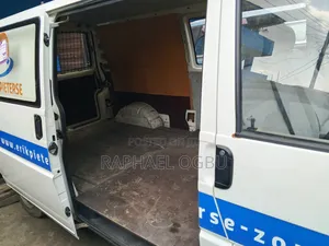 Volkswagen Transporter 2002 White