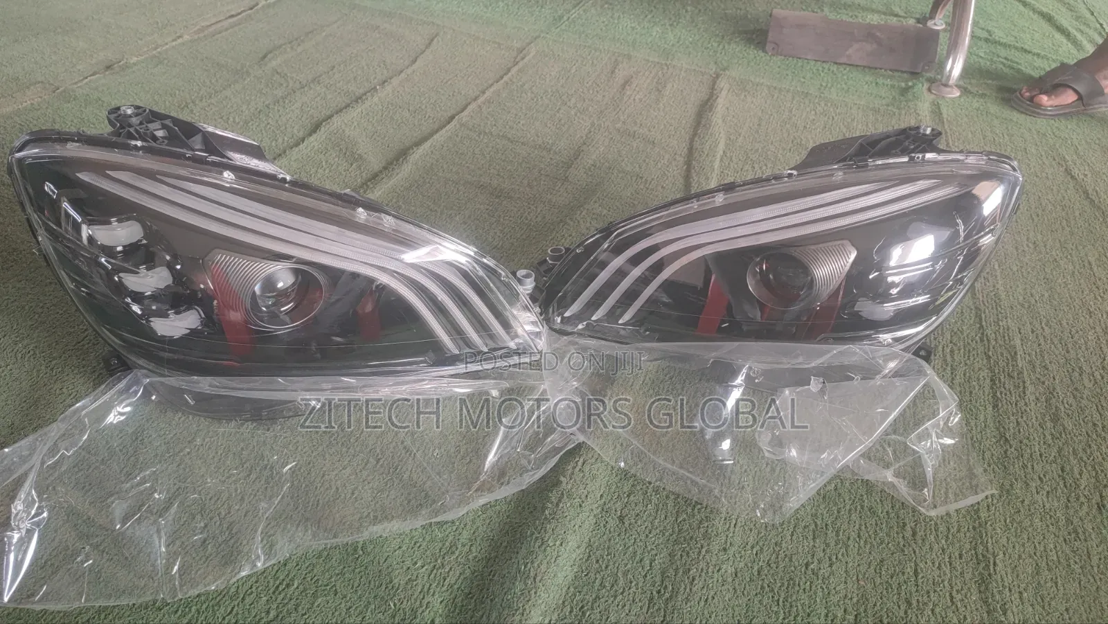 Set Head Light C300 2010 Maybatch