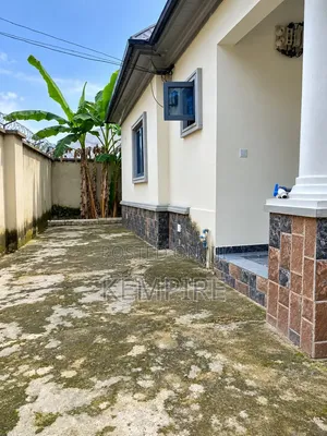 3bdrm House in Mbak Itam, Uyo for sale