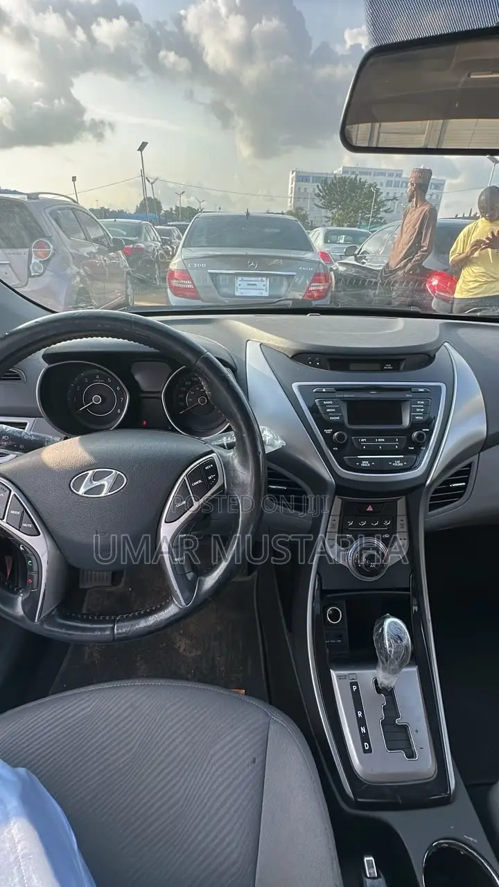 Hyundai Elantra 2013 Red