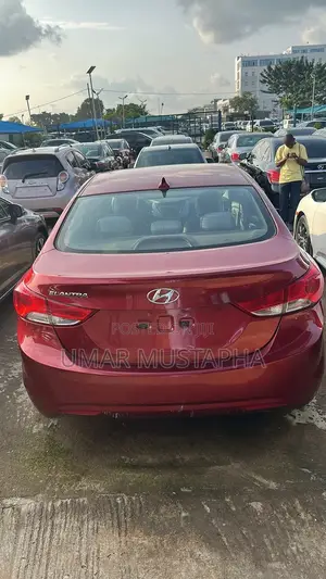 Hyundai Elantra 2013 Red